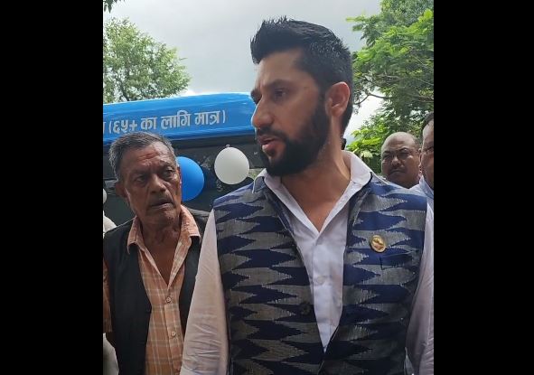 रवि लामिछानेले सञ्चालन गरेको ‘मोबाइल क्लिनिक’को एम्बुलेन्स अस्पताललाई नै फिर्ता